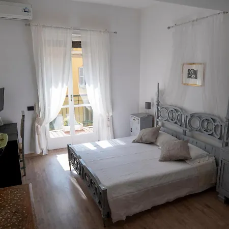 Beautiful Floral On Navigli Apartament Mediolan